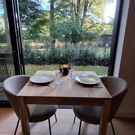 Apartment Prive In Groene Omgeving Fietsen & Parkeerplaats Inbegrepen Bruges